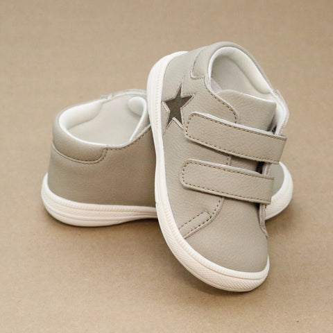 Leo Star Sneaker